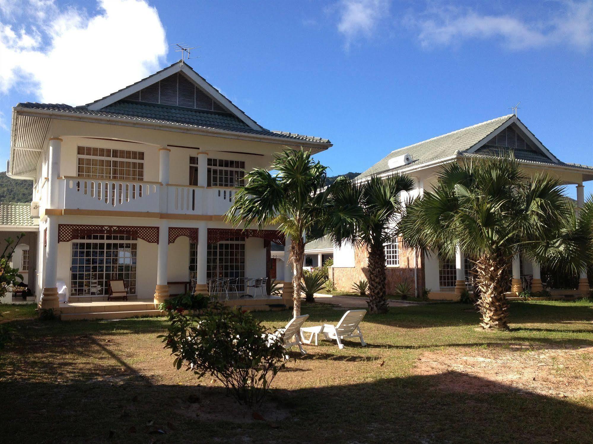 Ocean Jewels Resort Grand Anse  Exterior foto